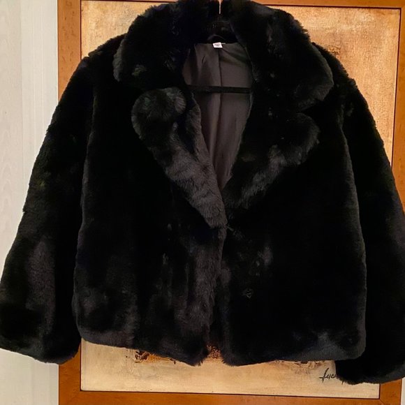 BLACK JACKET FAUX FUR COATS - Picture 1 of 5